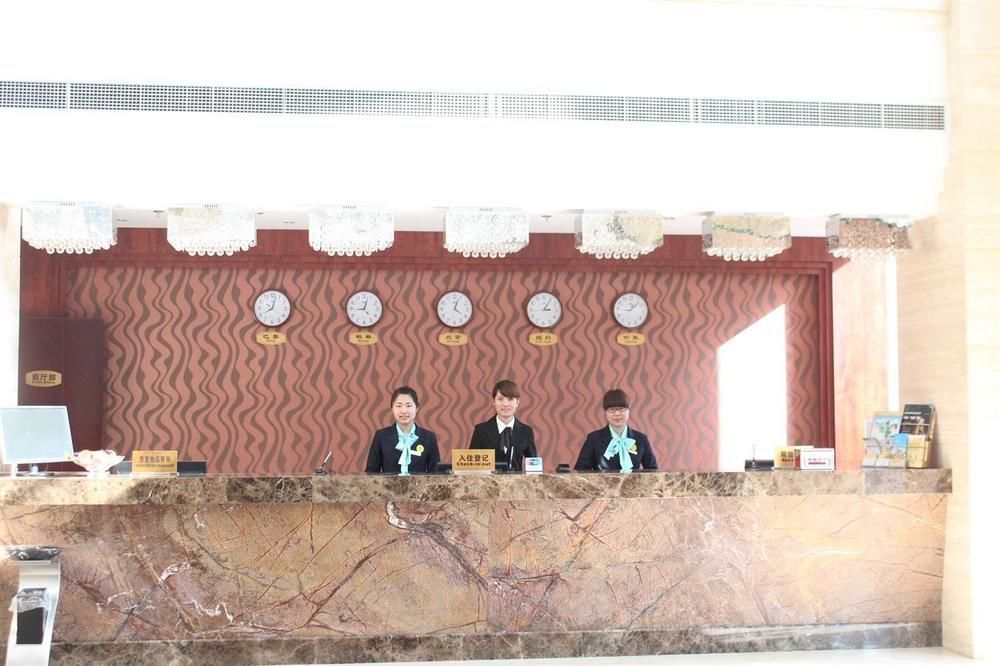 Greentree Inn Shandong Qingdao Wuyishan Road Jiashike Shopping Center Business Hotel Esterno foto