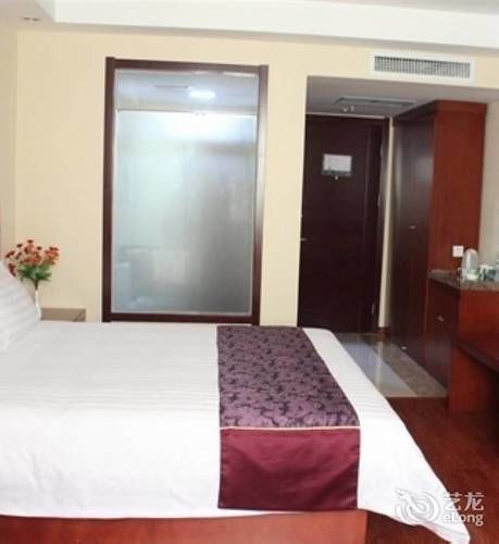 Greentree Inn Shandong Qingdao Wuyishan Road Jiashike Shopping Center Business Hotel Esterno foto