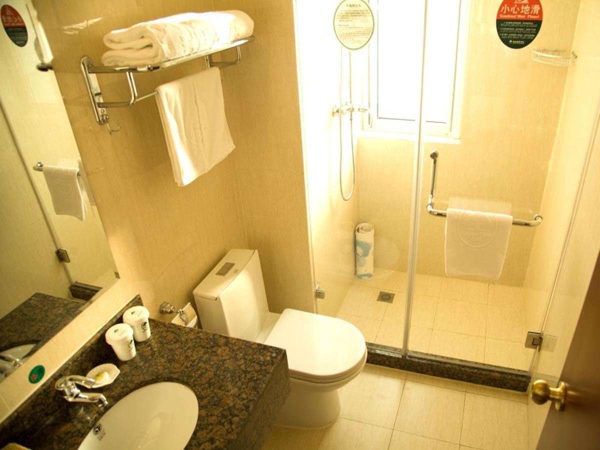 Greentree Inn Shandong Qingdao Wuyishan Road Jiashike Shopping Center Business Hotel Esterno foto